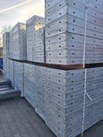 płyty szalunku ściennego Rasto o wymiarach 270x90 przygotowane na placu magazynowym